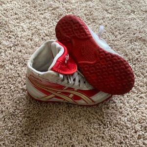 ASICS fuetre boys wrestling shoes